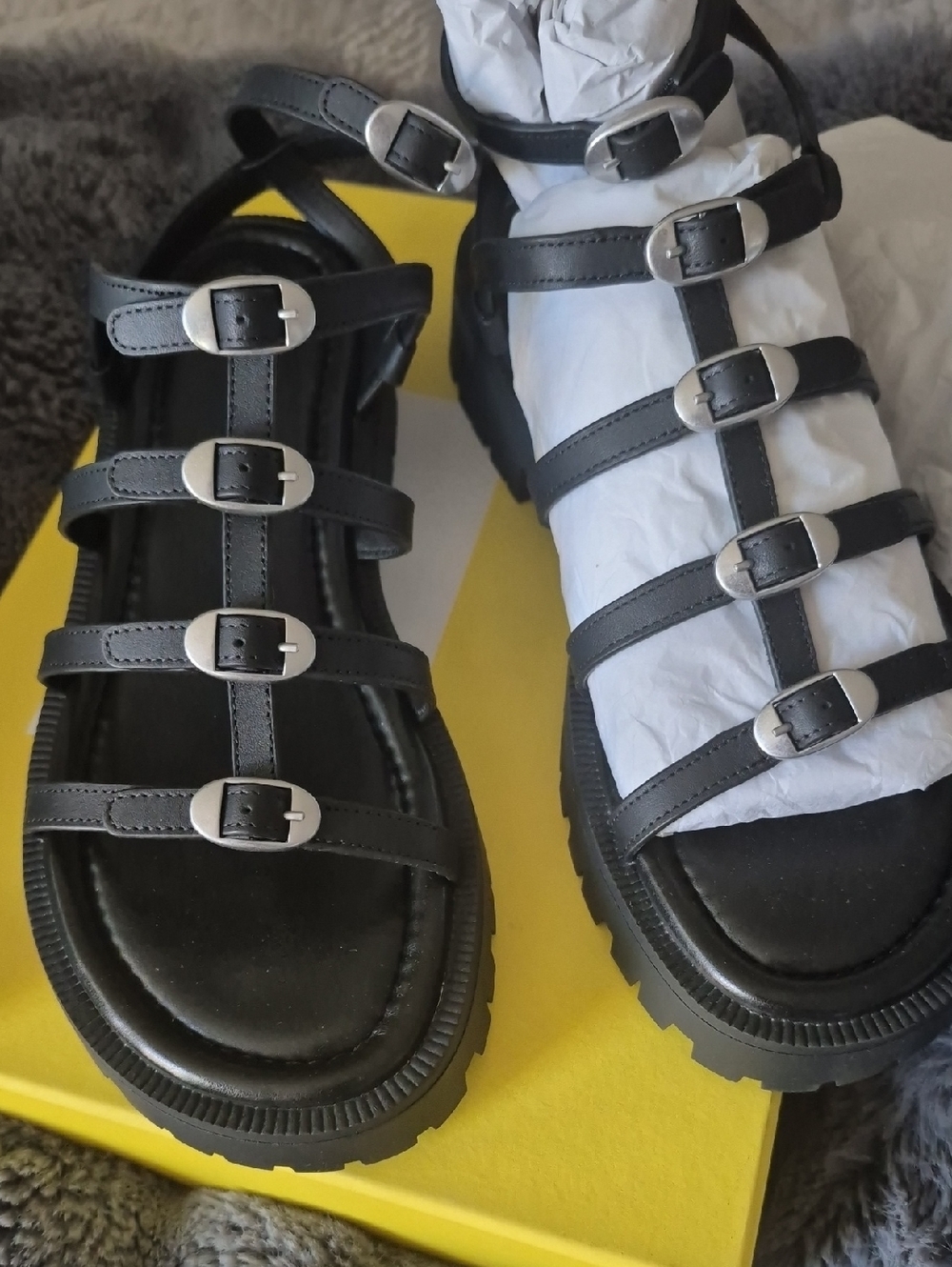 Marc Jacobs Black Shoe Box Label